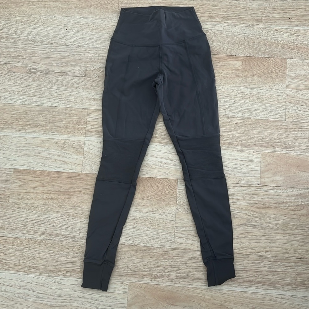 Alo Leggings